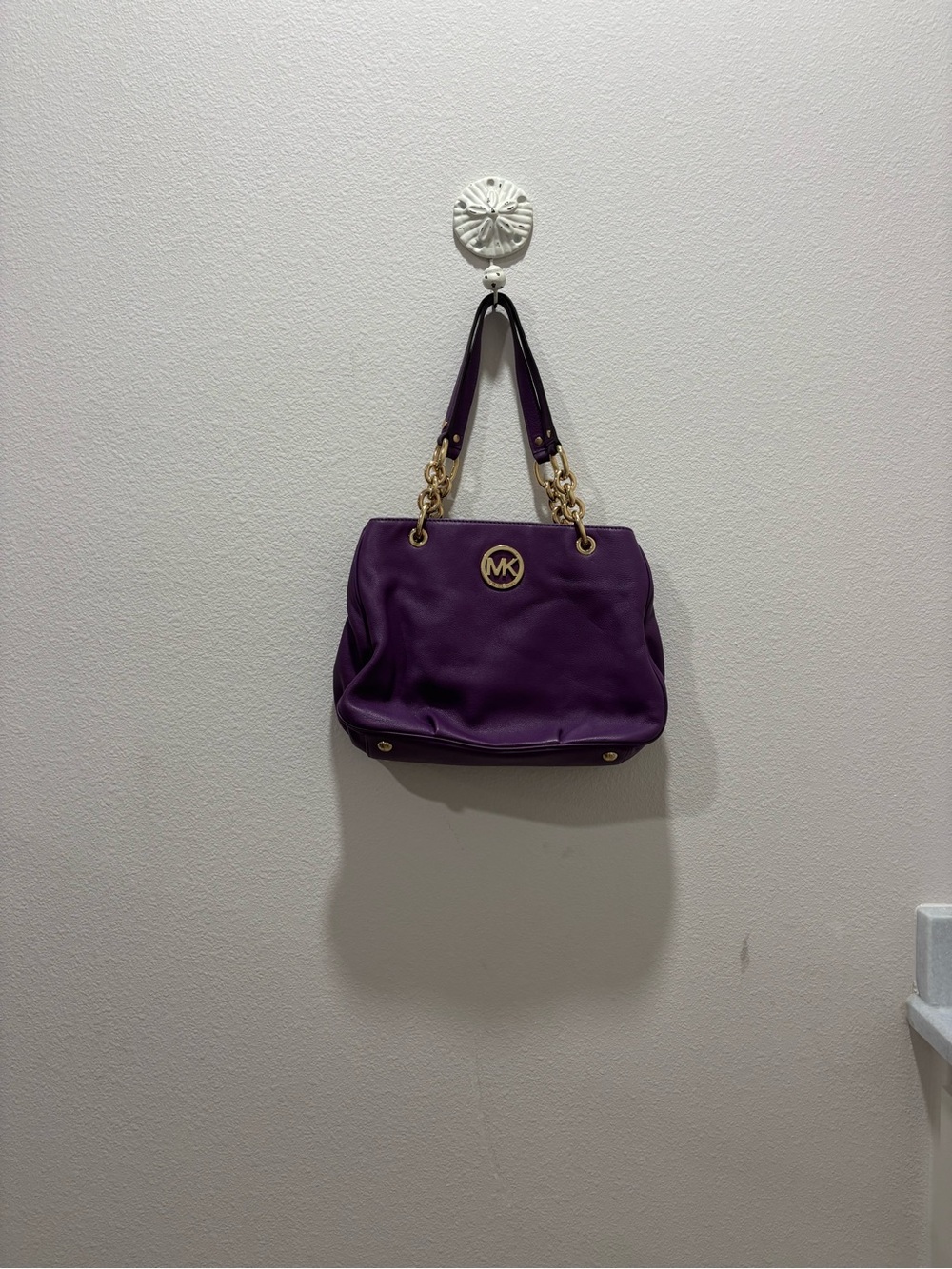 Michael Kors Purple Leather Shoulder Bag with Gold Accents - Picture 3 of 9